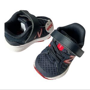 New Balance 519v1 Navy/Red Hook and Loop sneakers Size 2 Infant